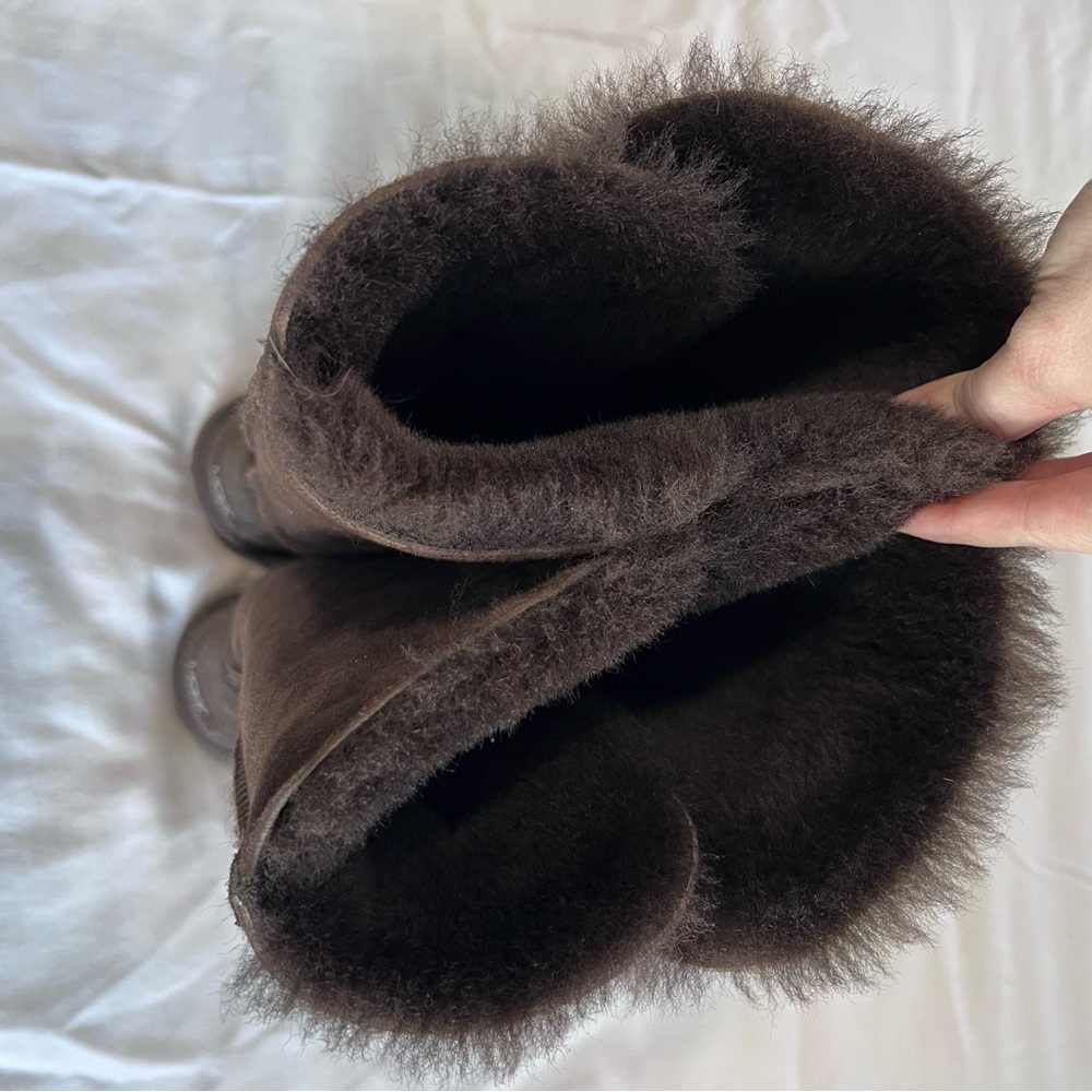 Brown Ugg Bailey Button - image 4
